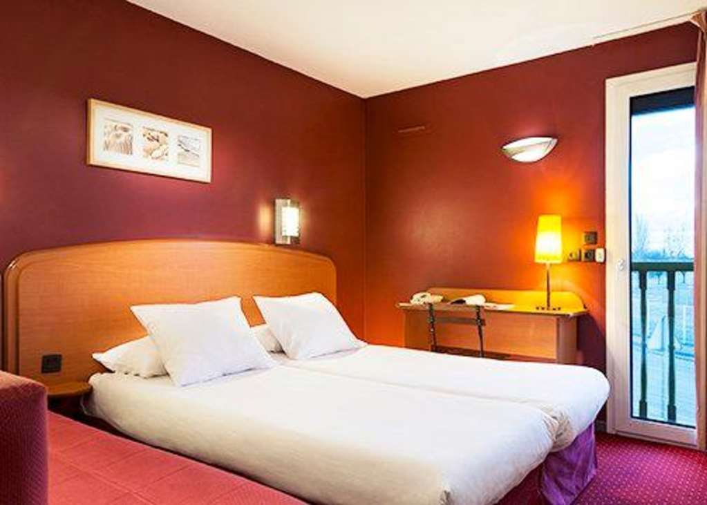 Sky Hotel Goussainville Charles De Gaulle 客房 照片