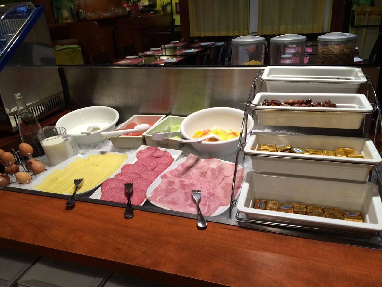 Sky Hotel Goussainville Charles De Gaulle 外观 照片
